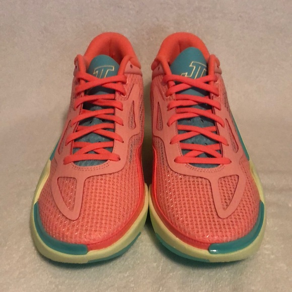 Jordan Tatum 1 Lemonade Size 10.5 very Hard to get size 10.5 selling fast.